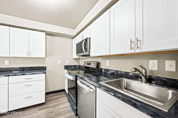 $559,000 | 11448 West Meadowview Lane, Nine Mile Falls, WA 99026