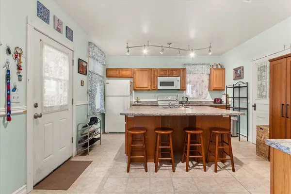 $385,000 | 255 East Broadway, Reardan, WA 99029
