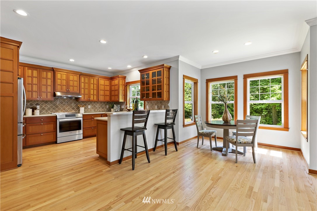 12144 Kallgren Road Northeast Bainbridge Island, WA 98110 - Photo 11 of 39