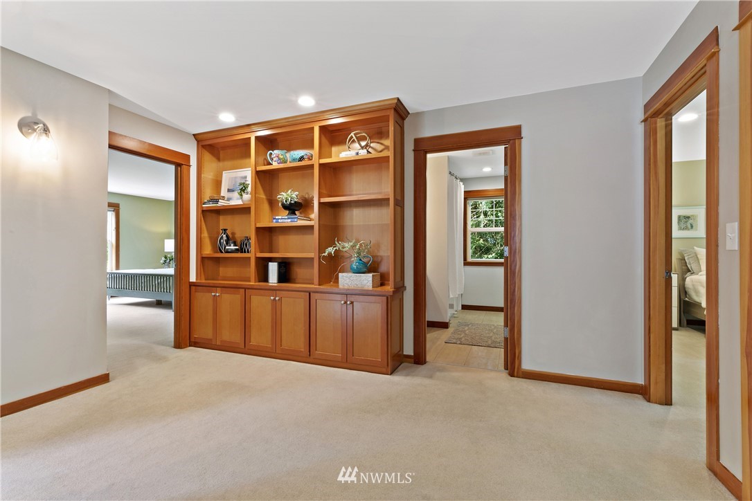 12144 Kallgren Road Northeast Bainbridge Island, WA 98110 - Photo 16 of 39