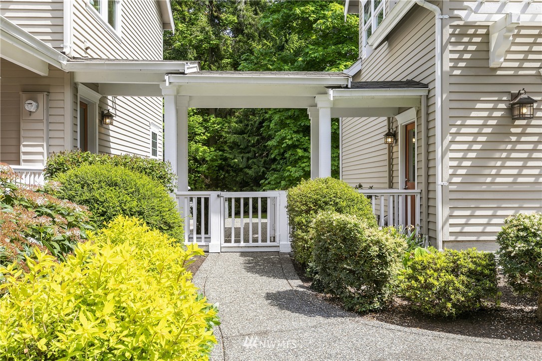 12144 Kallgren Road Northeast Bainbridge Island, WA 98110 - Photo 27 of 39