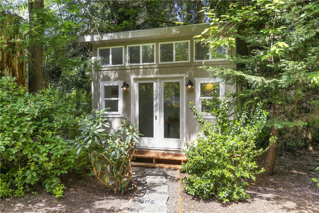 12144 Kallgren Road Northeast Bainbridge Island, WA 98110 - Photo 35 of 39
