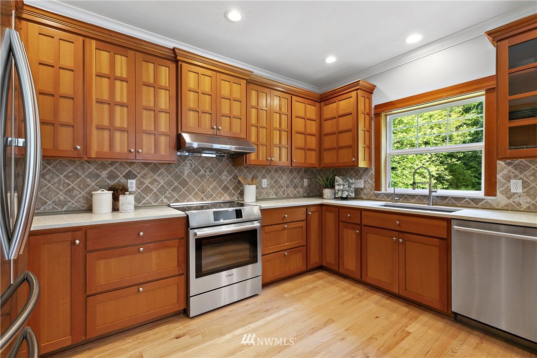 12144 Kallgren Road Northeast Bainbridge Island, WA 98110 - Photo 8 of 39