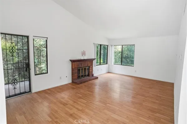 $456,500 | 19950 Avenue Of The Oaks, Newhall, CA 91321