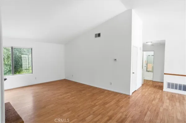 $456,500 | 19950 Avenue Of The Oaks, Newhall, CA 91321