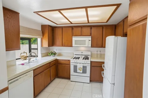 $456,500 | 19950 Avenue Of The Oaks, Newhall, CA 91321