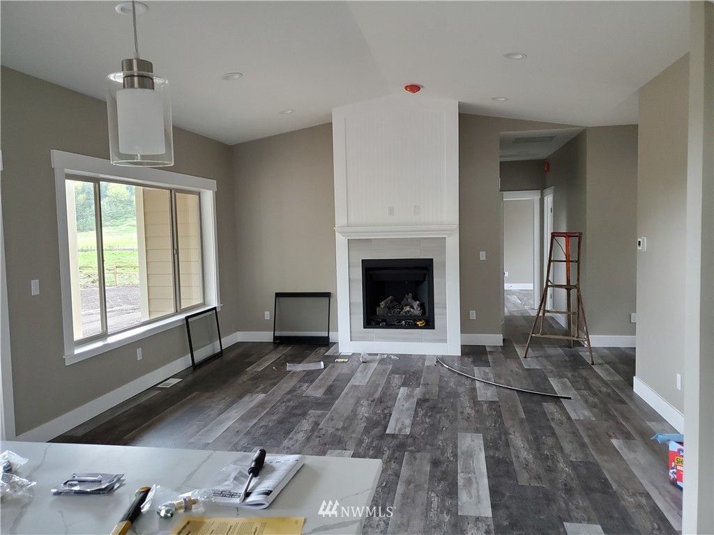 951 Van Wyck Road Bellingham, WA 98226 - Photo 4 of 10 Gallery Image 4