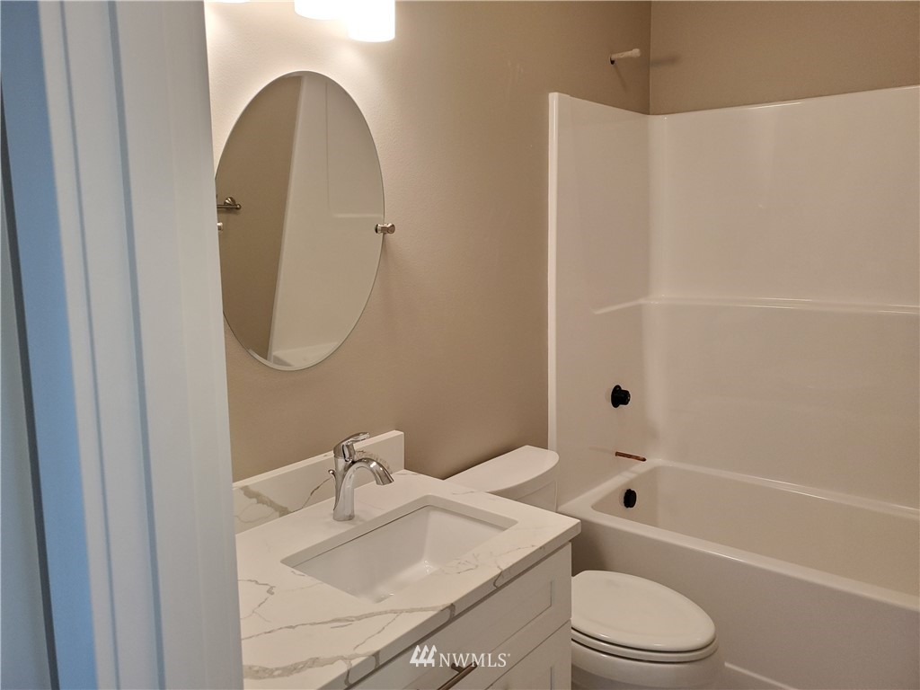951 Van Wyck Road Bellingham, WA 98226 - Photo 7 of 10 Gallery Image 7