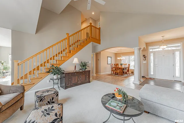 $575,000 | 10 Governor's Drive, Elkhart, IL 62634