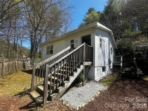$149,999 | 7 Poplar Drive, Spruce Pine, NC 28777