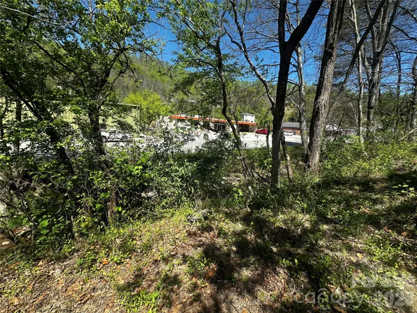 $149,999 | 7 Poplar Drive, Spruce Pine, NC 28777