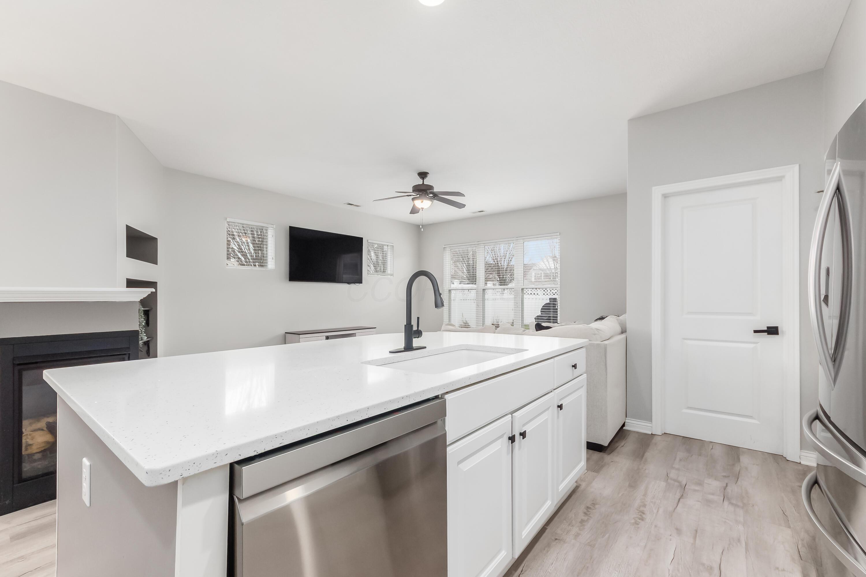 6139 Rackley Way Westerville, OH 43081 - Photo 16 of 42 Kitchen