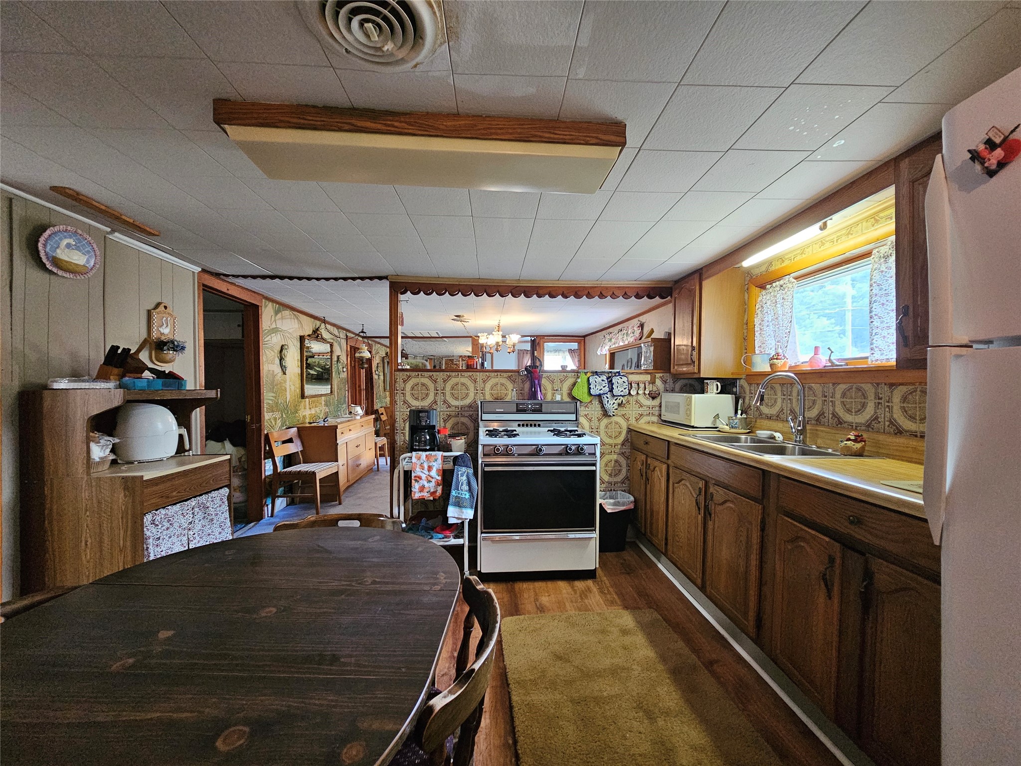 824 Day Hollow Road Endicott, NY 13760 - Photo 12 of 35