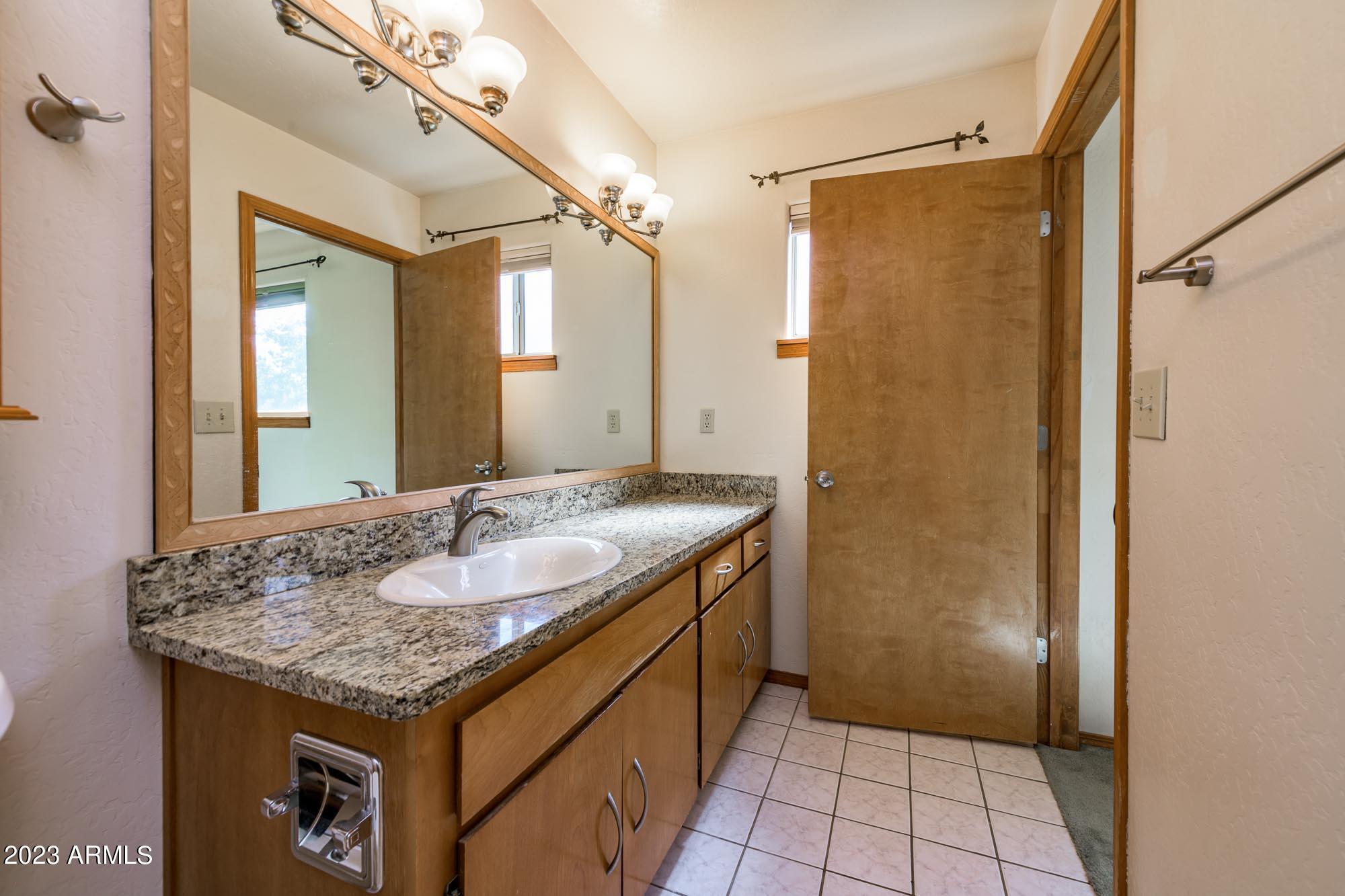 3124 Kyle Loop Flagstaff, AZ 86004 - Photo 26 of 31 Primary Bathroom