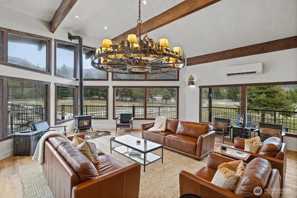 $4,500,000 | 182 Silver Ridge Ranch Road, Easton, WA 98925