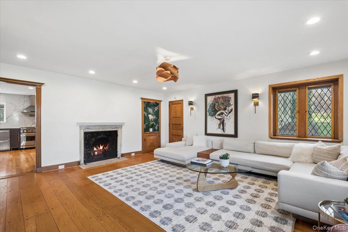 66 Lockwood Road Scarsdale, NY 10583 - Photo 20 of 47 Family room flowing effortlessly into the kitchen