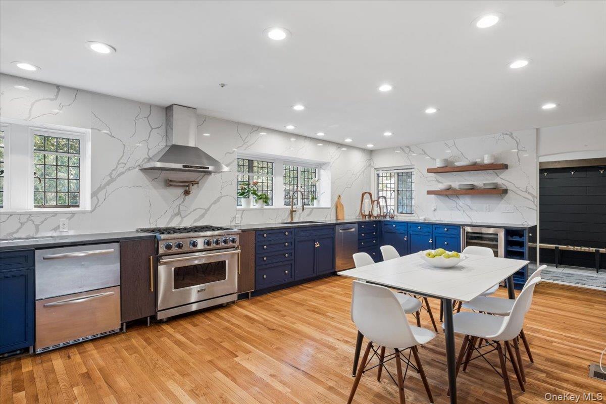 66 Lockwood Road Scarsdale, NY 10583 - Photo 21 of 47 Spacious eat-in kitchen designed for everyday living