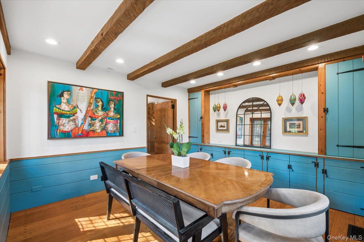 66 Lockwood Road Scarsdale, NY 10583 - Photo 27 of 47 Elegant formal dining room