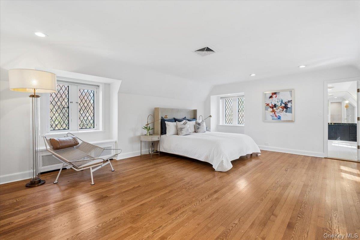 66 Lockwood Road Scarsdale, NY 10583 - Photo 29 of 47 Luxurious primary bedroom suite