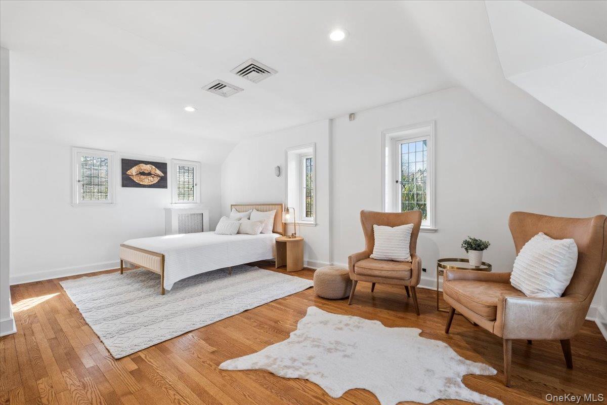 66 Lockwood Road Scarsdale, NY 10583 - Photo 40 of 47 Bedroom with en-suite bath