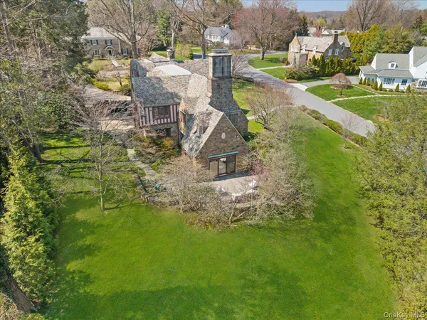 $3,200,000 | 66 Lockwood Road, Scarsdale, NY 10583