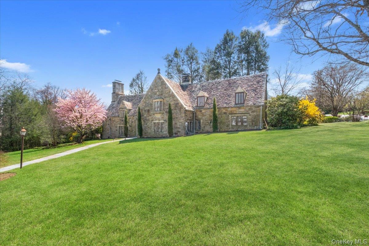 66 Lockwood Road Scarsdale, NY 10583 - Photo 5 of 47 Refined view of the home’s front exterior