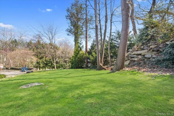 $3,200,000 | 66 Lockwood Road, Scarsdale, NY 10583