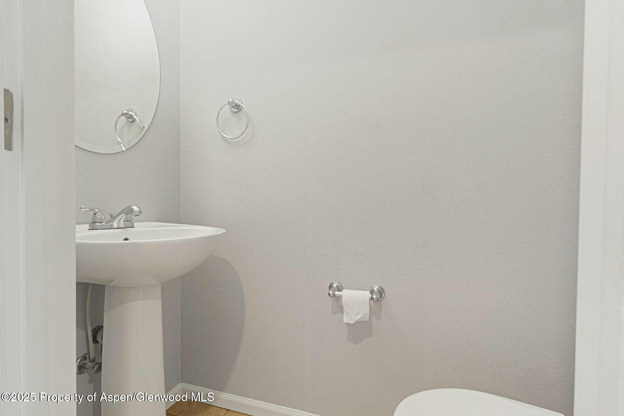 Main Floor guest bath