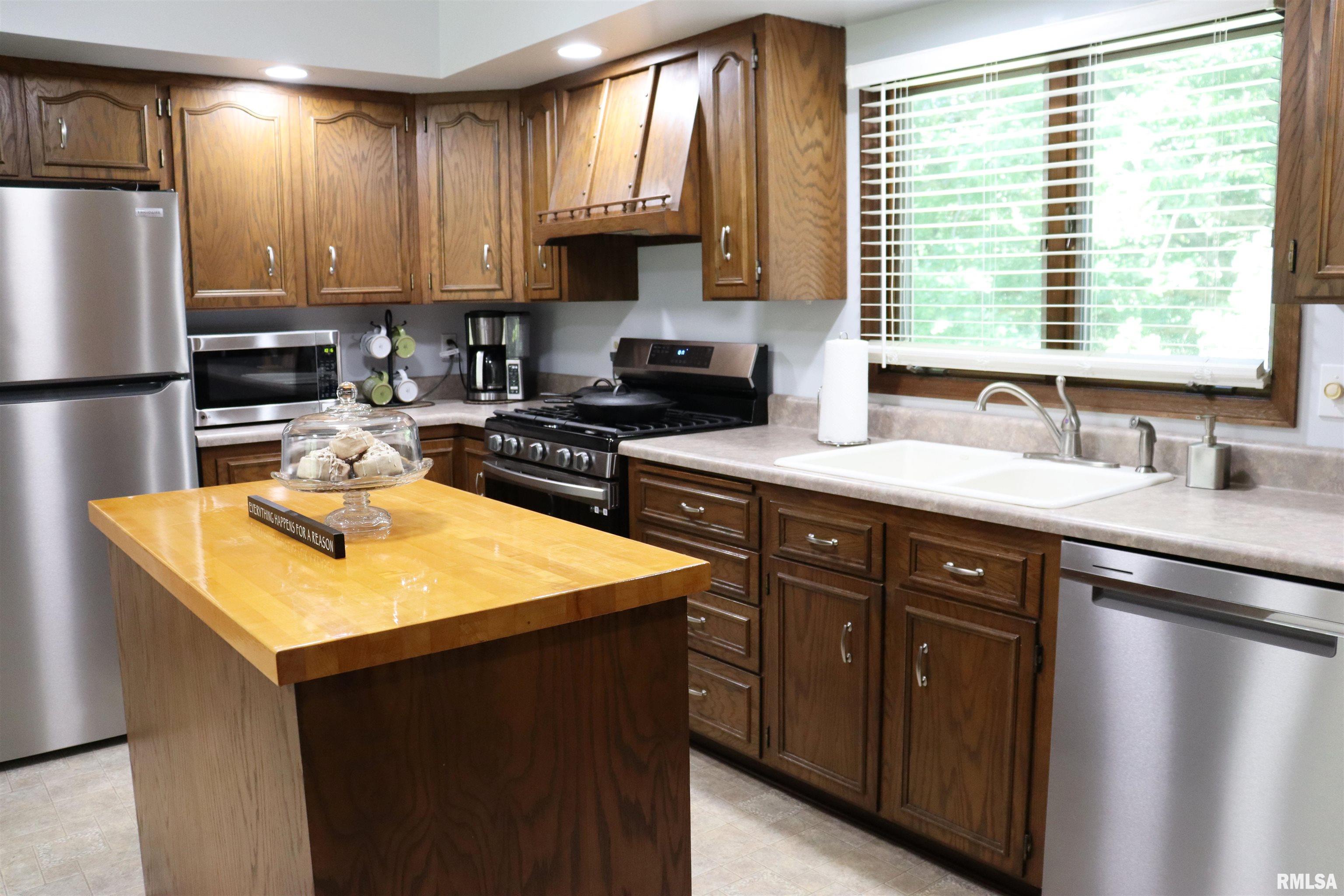 4741 South Sir Lancelot Court Mapleton, IL 61547 - Photo 12 of 82 Gallery Image 12