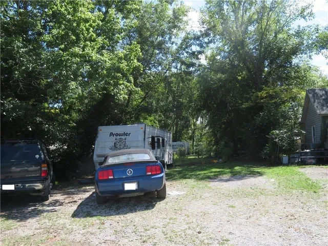 $6,500 | 137 East Pacific Avenue, Osawatomie, KS 66064