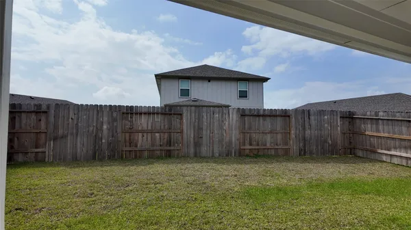 $2,000 | 16702 Sterling Clf Street, Conroe, TX 77302