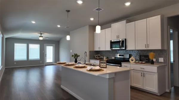 $2,000 | 16702 Sterling Clf Street, Conroe, TX 77302