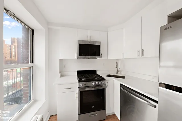 $3,150,000 | 352 East 19th Street | Gramercy