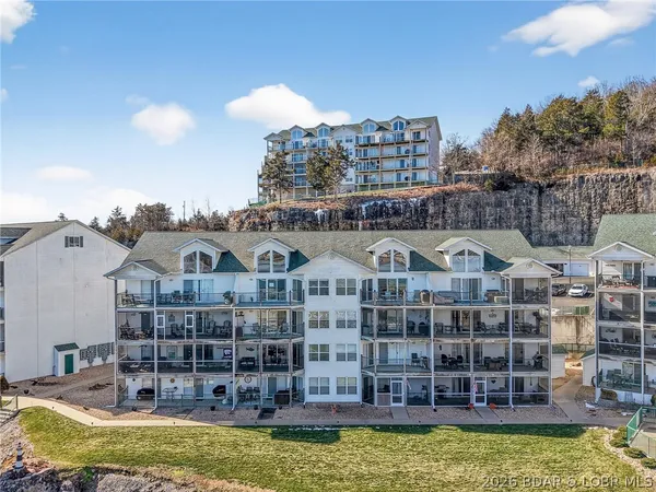 $235,000 | 316 Cedar Heights Drive, Unit 2C, Camdenton, MO 65020