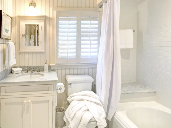 $8,950,000 | 1 Field Club Drive, Edgartown, MA 02539