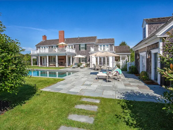 $8,950,000 | 1 Field Club Drive, Edgartown, MA 02539