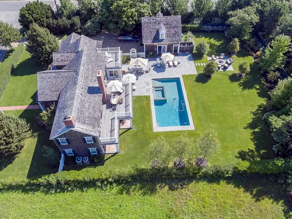 $8,950,000 | 1 Field Club Drive, Edgartown, MA 02539
