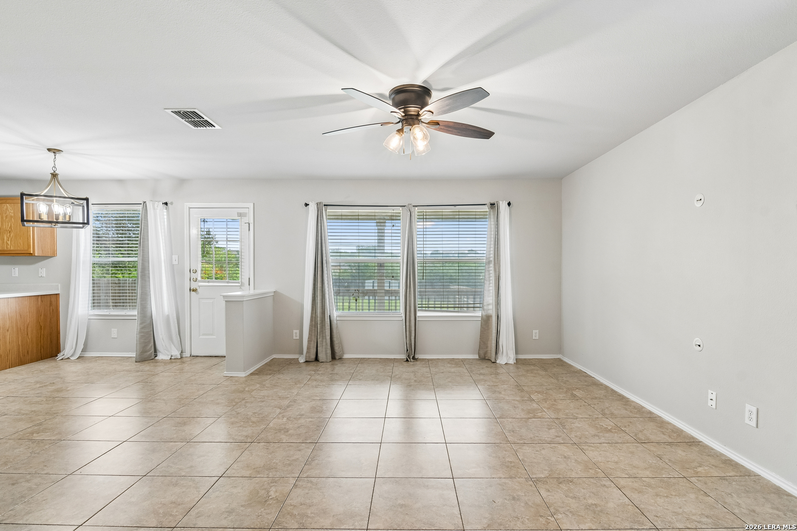 514 Rattler Bluff San Antonio, TX 78251 - Photo 14 of 33