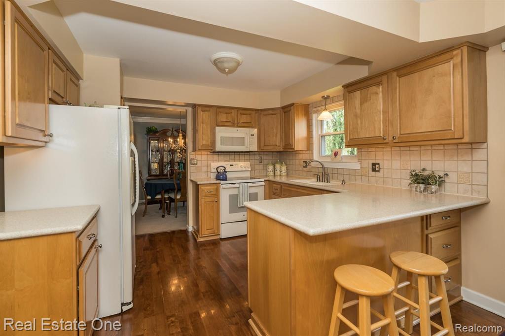 3028 Baypoint Drive Rochester Hills, MI 48309 - Photo 8 of 40