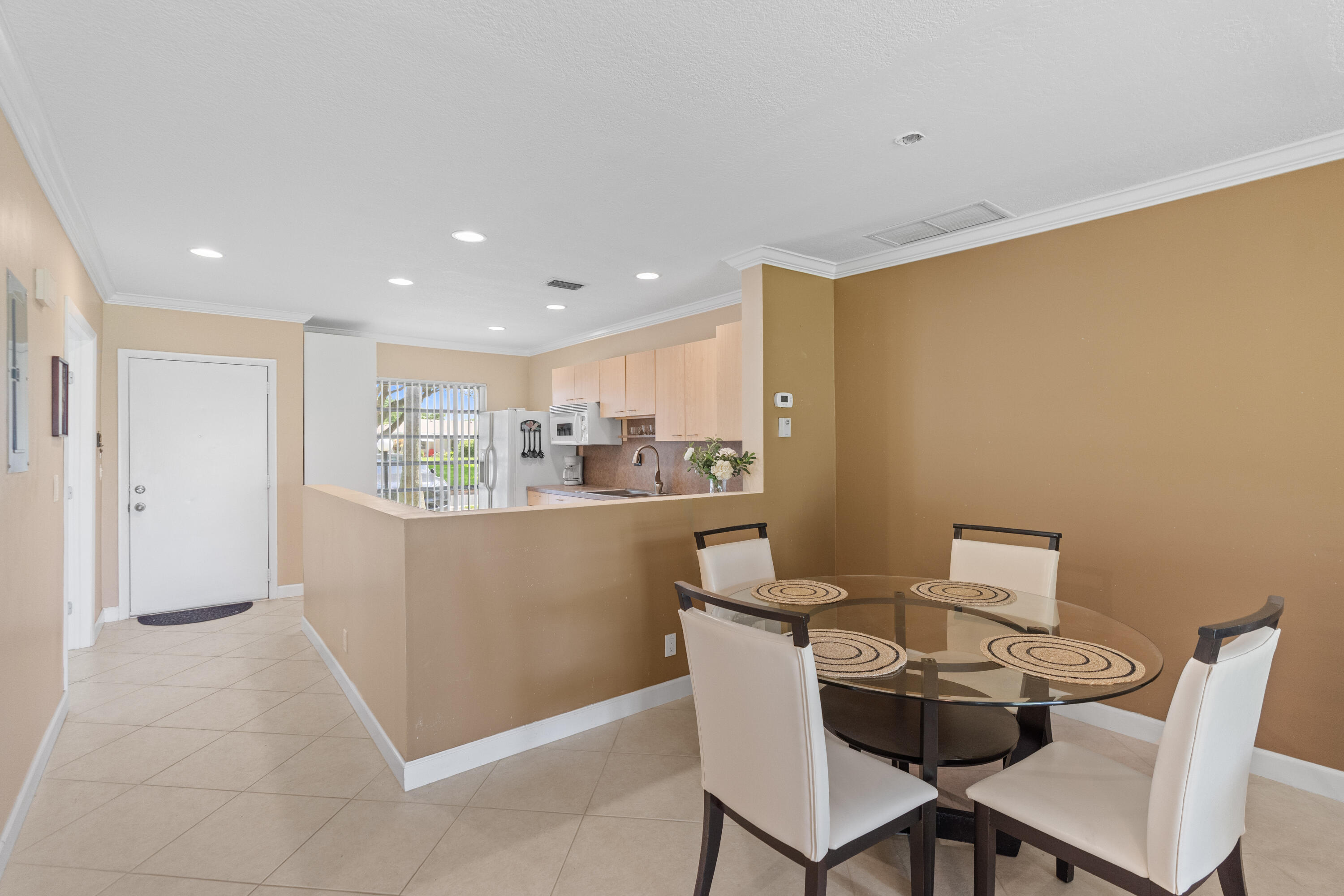 8666 Bella Vista Drive, Unit 111 Boca Raton, FL 33433 - Photo 8 of 44 DSC07806