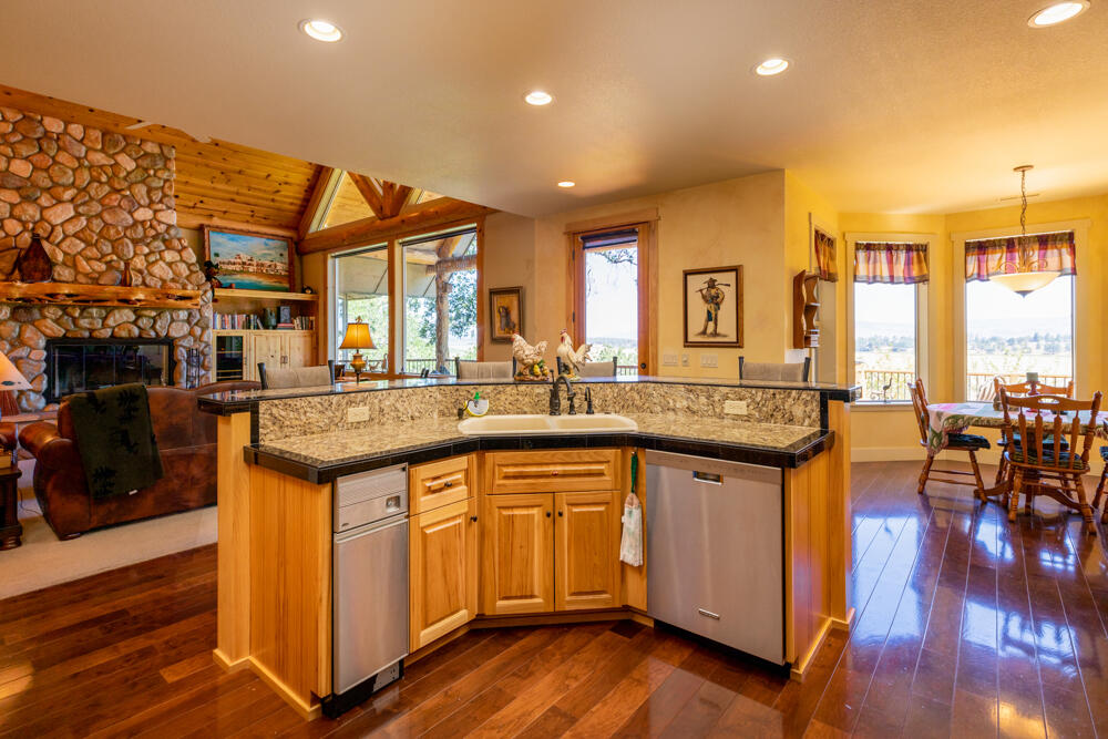 11833 Kestrel Road Klamath Falls, OR 97601 - Photo 21 of 88 13