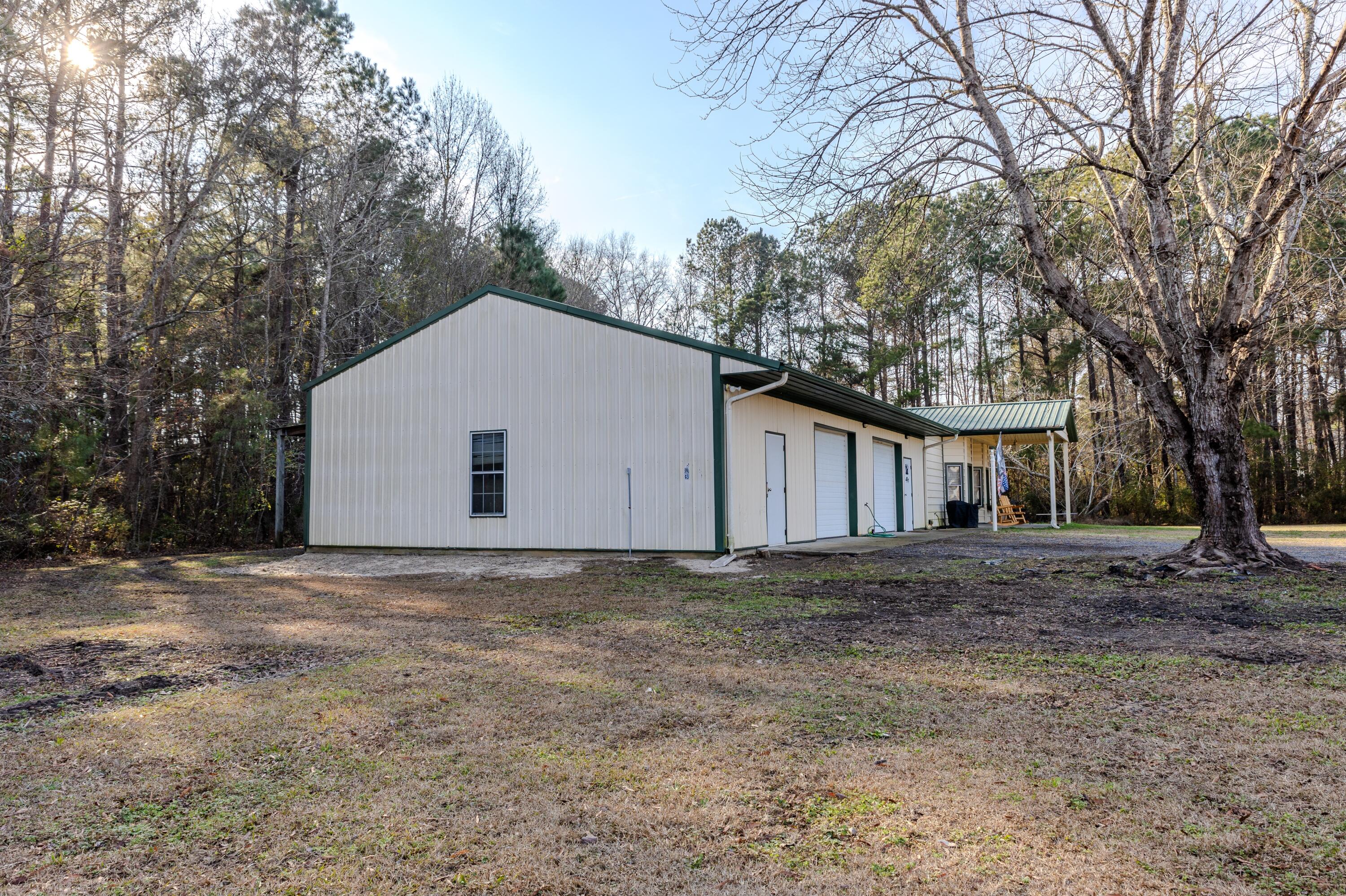 1237 Bethera Road Bonneau, SC 29431 - Photo 6 of 79 1237 Bethera Listing Images (5 of 82)