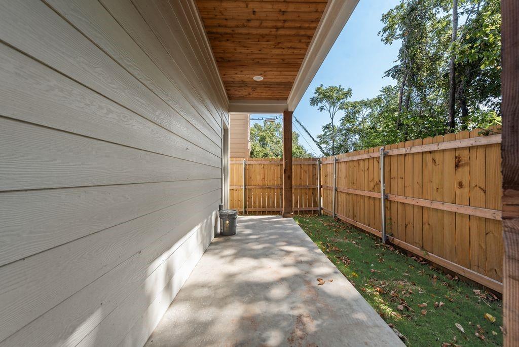 2346 Scott Street Dallas, TX 75215 - Photo 19 of 20 a view of a backyard