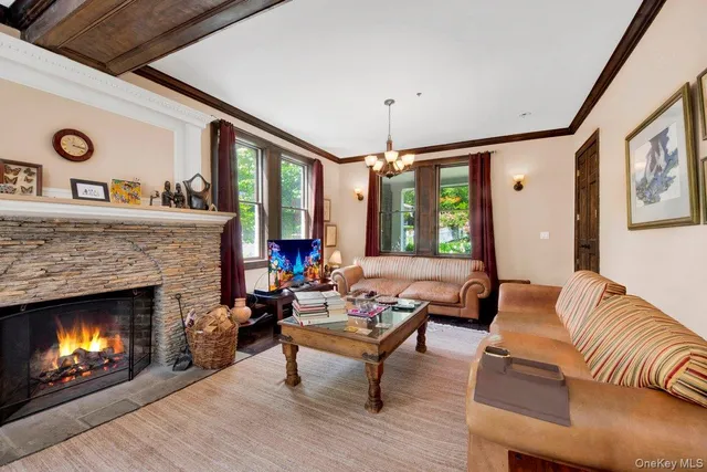 $1,390,000 | 6 Sunset Lane, Hartsdale, NY 10530