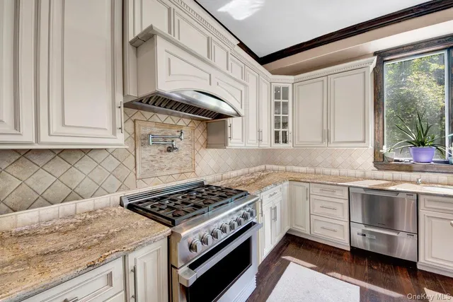 $1,390,000 | 6 Sunset Lane, Hartsdale, NY 10530