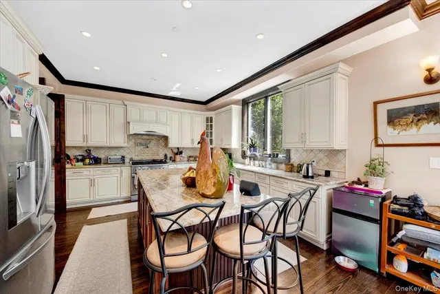 $1,390,000 | 6 Sunset Lane, Hartsdale, NY 10530