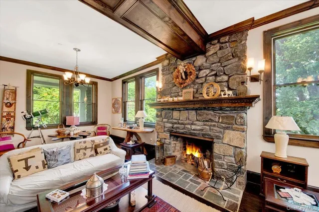 $1,390,000 | 6 Sunset Lane, Hartsdale, NY 10530