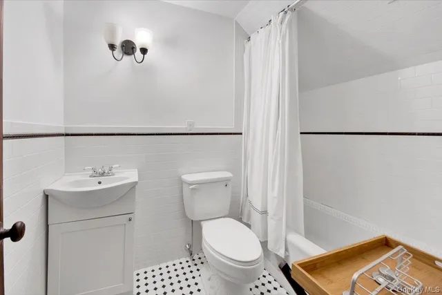 $1,390,000 | 6 Sunset Lane, Hartsdale, NY 10530