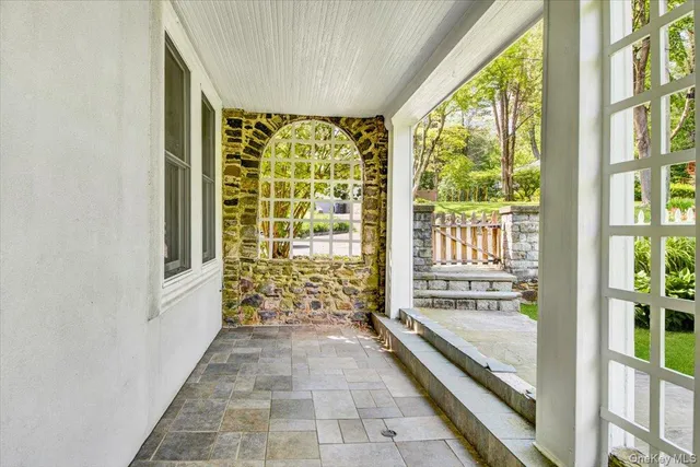 $1,390,000 | 6 Sunset Lane, Hartsdale, NY 10530