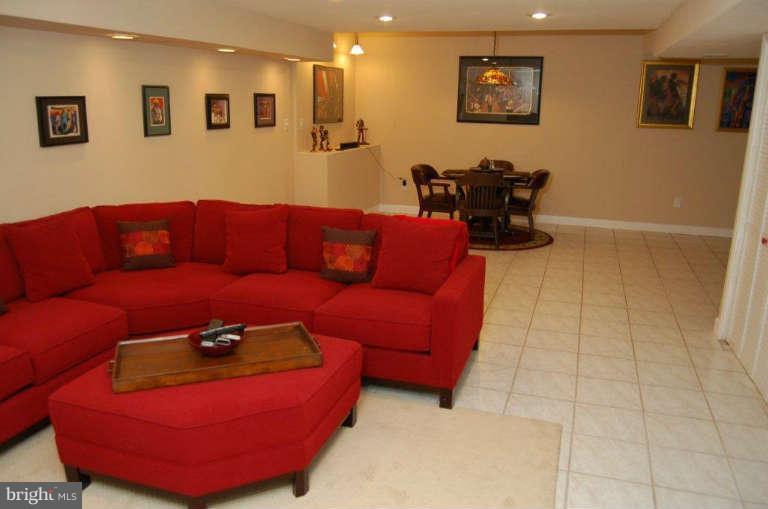 4200 Holbrook Road Randallstown, MD 21133 - Photo 13 of 30 Family Room
